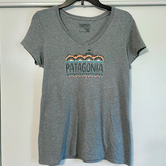 Patagonia Tops - Patagonia Fitz Roy Gray/Green Floral Short Sleeved Cotton V Neck T Shirt Top S